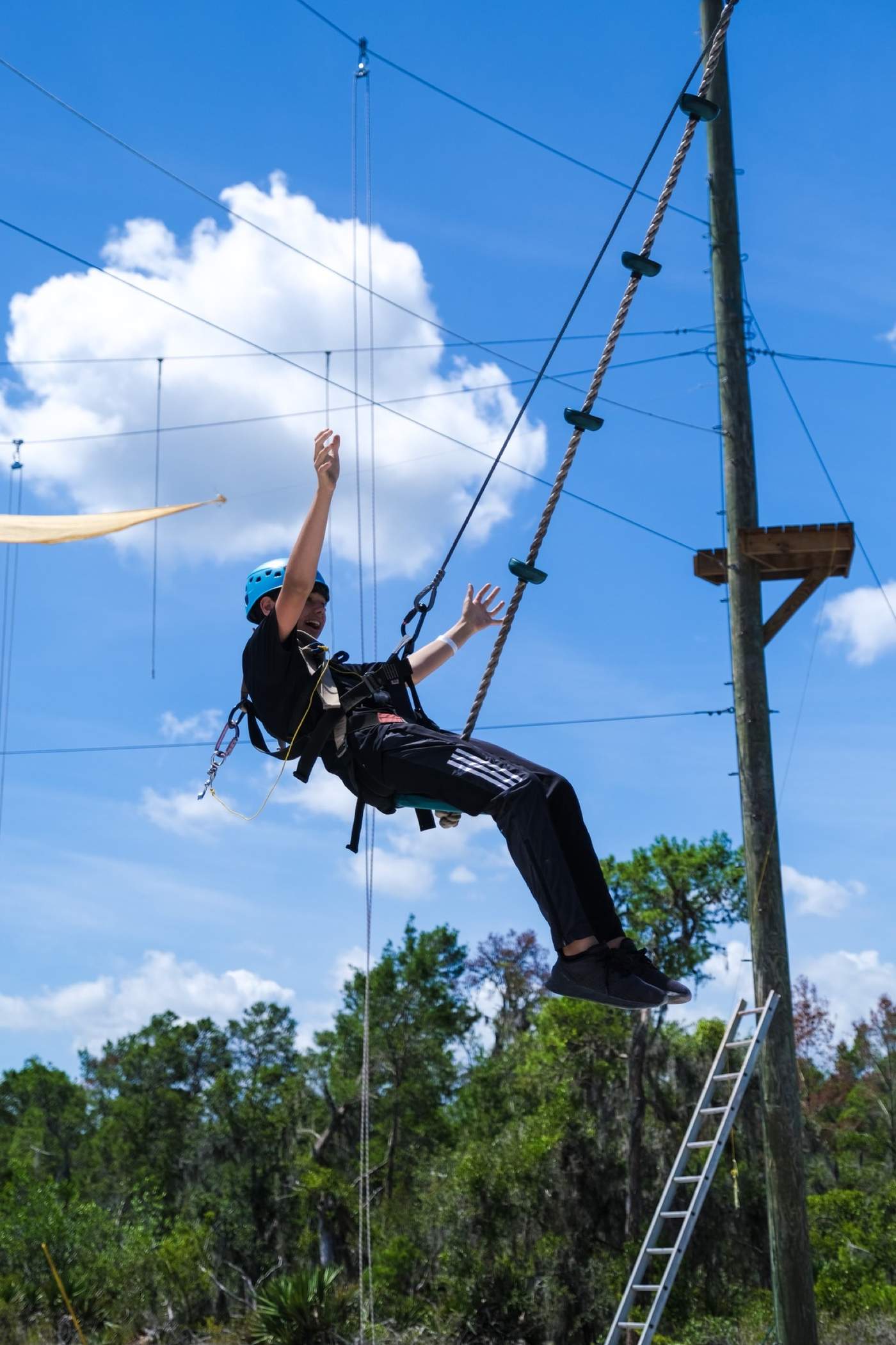Free falling on the ropes course